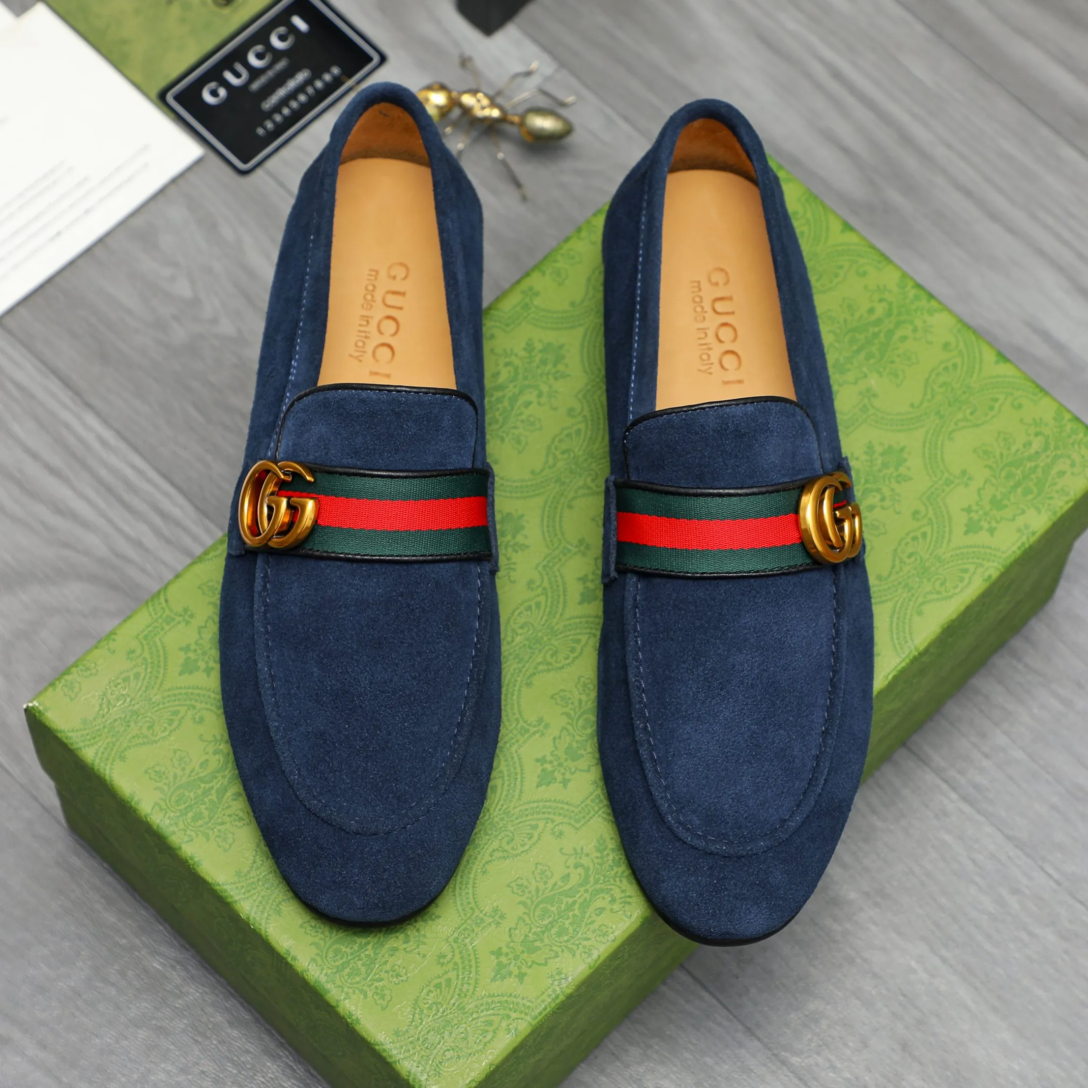 Men's shoes 💰p400 Product trademark: GUCCI "Gucci" business casual leather shoes Regular size: 38-46 (38.45.46 is custom-made and non-returnable) Product material: Selected suede cowhide with webbing upper, cowhide lining, original rubber outsole